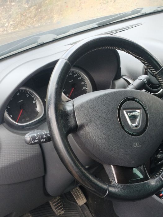 Vând Duster 4x4 1.5 DCI