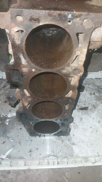 Продам  блок двигателя ваз2110