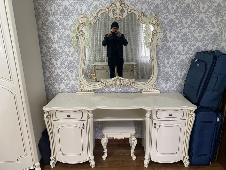 Спальный гарнитур Лорена