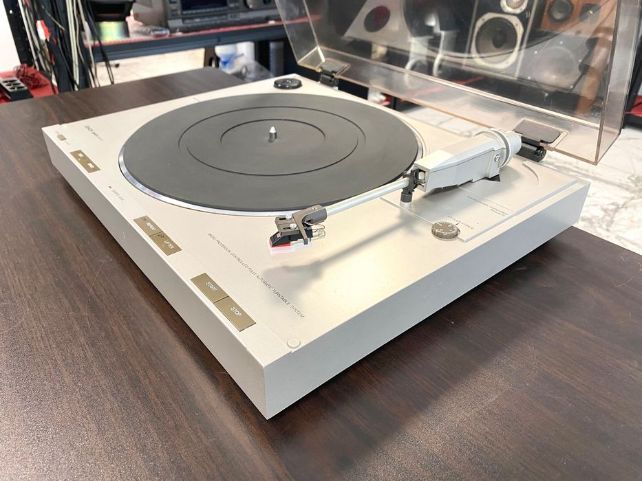 Тримоторен грамофон Denon
