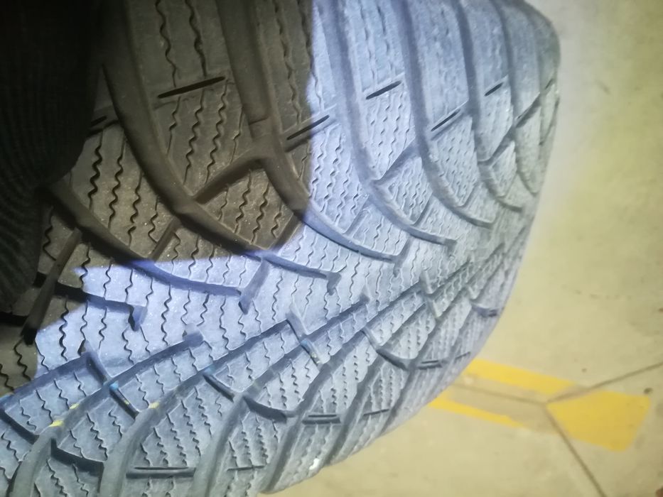 2бр. Goodyear i 205/55/16 зимни