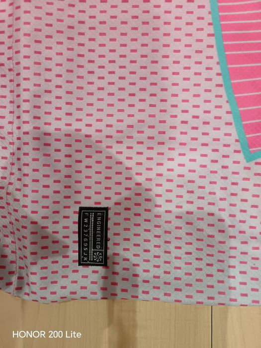 Футболна тениска- Нова. Високо качество