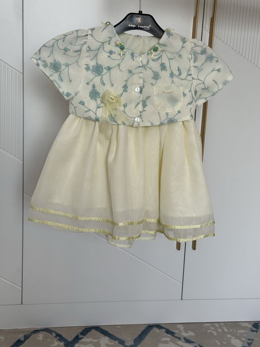 Көйлектер сатылады.