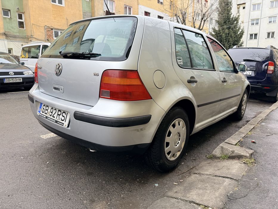 Vand Golf 4 1.6 Benzina