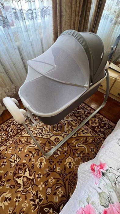 Продается детская кровать-качалка