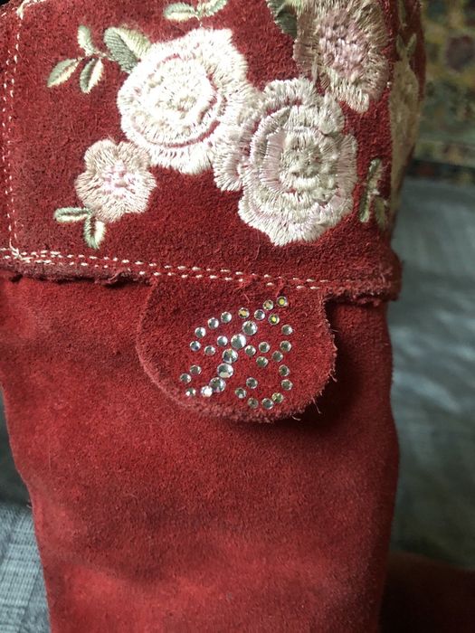 Разные, элегантные демосезонные сапожки  на девочку 4-6 л. и 3-5 лет.