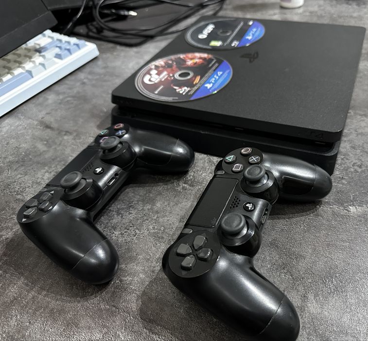 PlayStation 4 Slim
