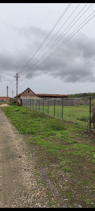 Vînd teren intravilant urgent în zona Făgetului