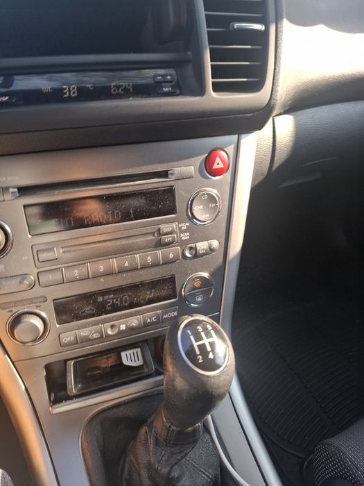 Продавам на части Субару Легаси 2006г.