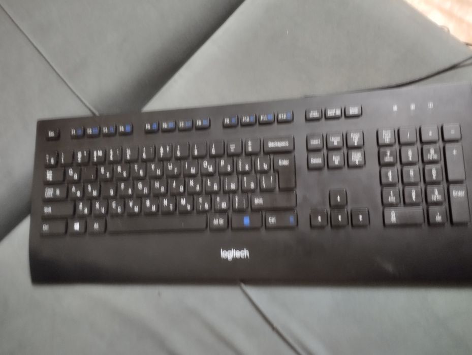 Продам клавиатуру Logitech k280e