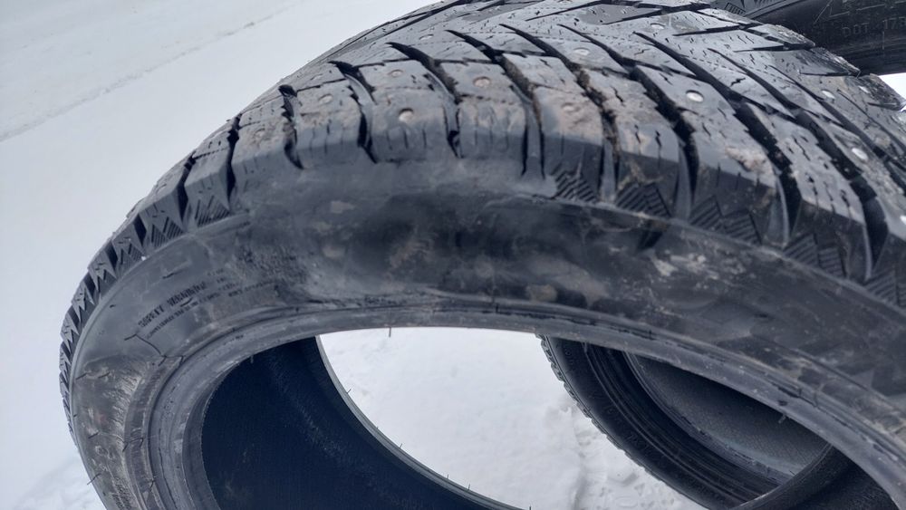 Продам два зимних баллона.