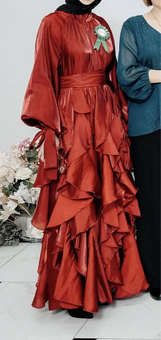 Новое бордовое платье