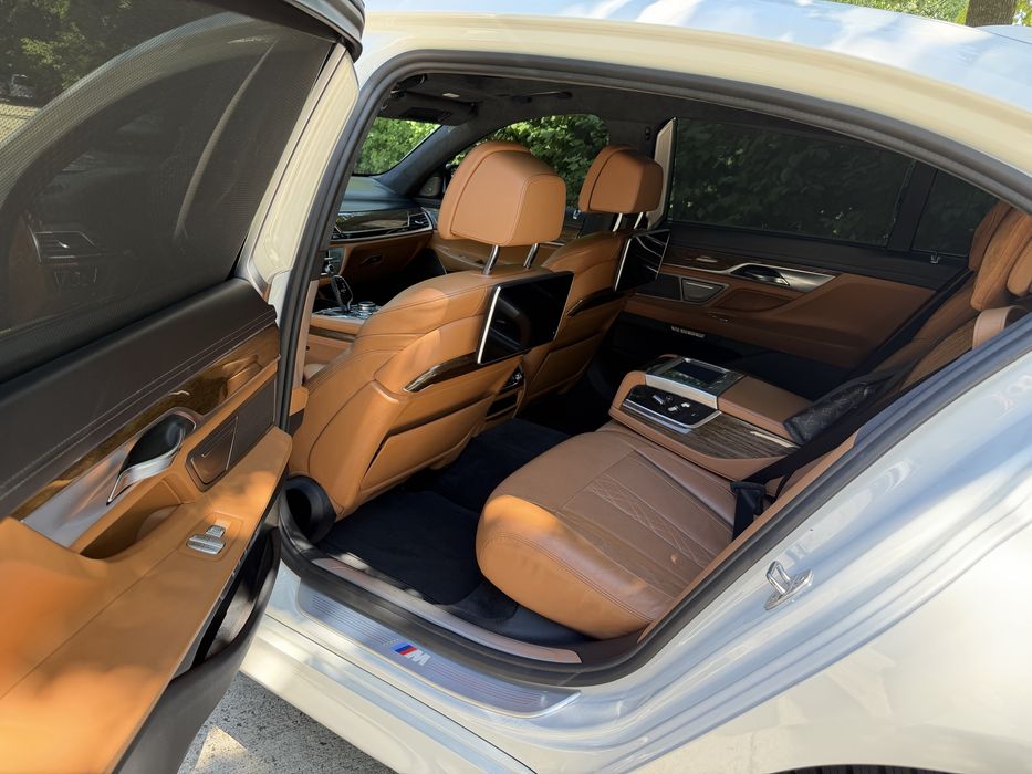 Bmw seria 7. 750i USA