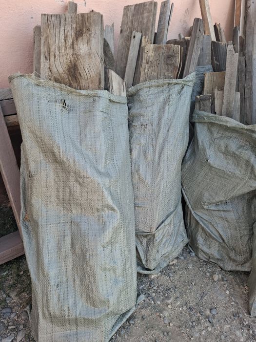 Дрова в мешках по 1200 тенге