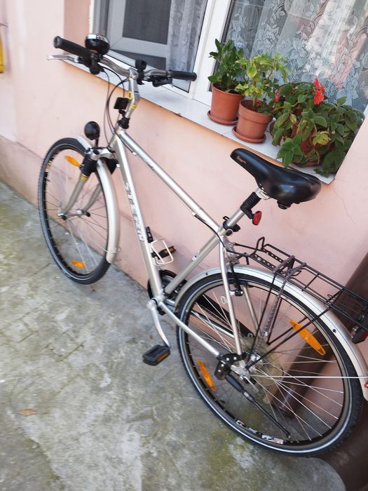 Vând bicicleta nemțească.
