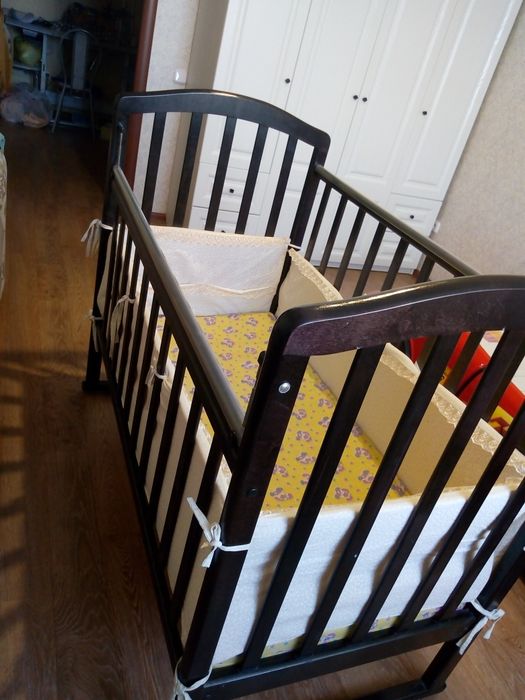 Детская кроватка