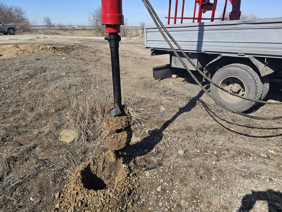 Манипулятор, ямобур, вышка.