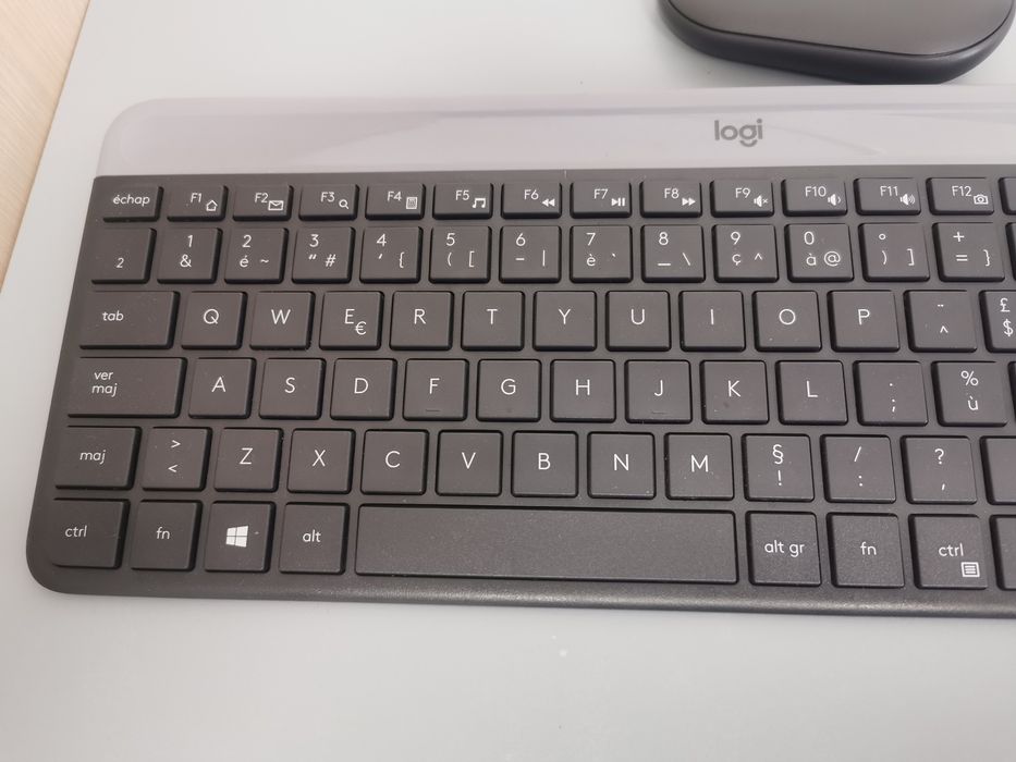 Tastatura și mouse wireless Logi
