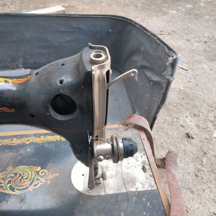 Продам швейную машину