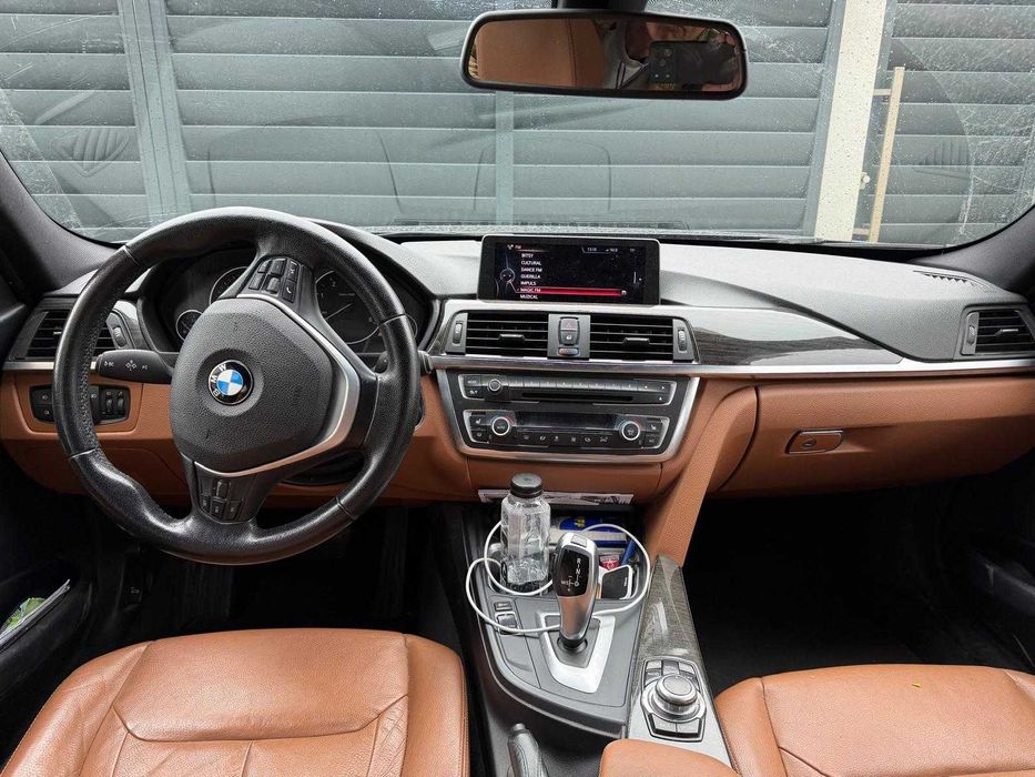 Vând BMW 320d F30 Luxury Line, autoturism personal, întreținut corect