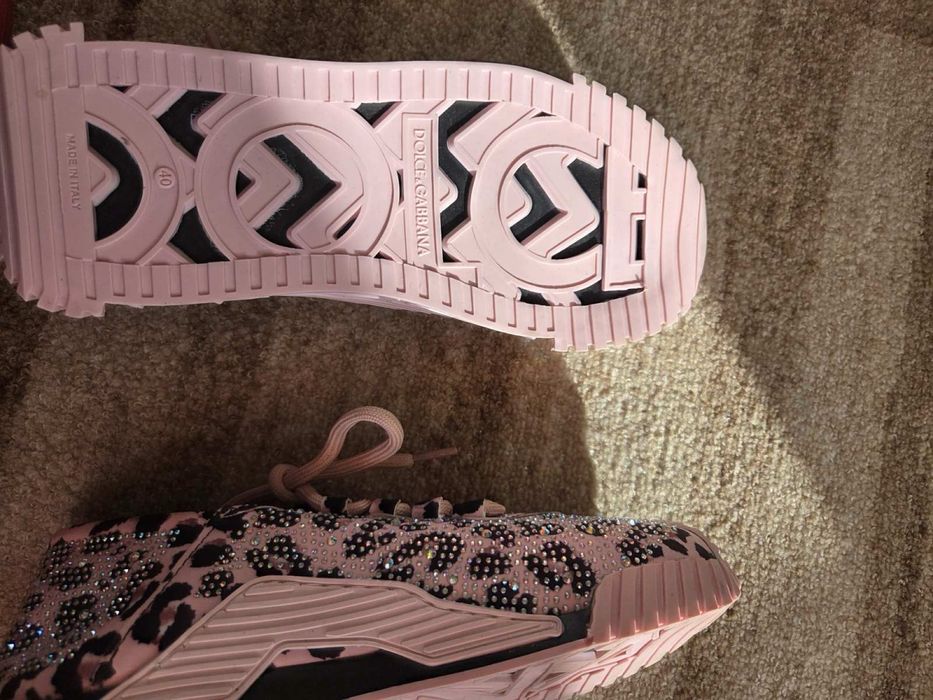 Нови Розови маратонки