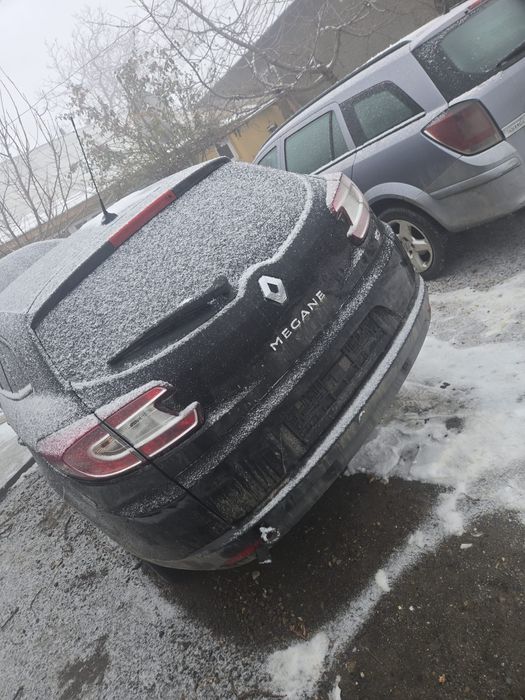 Vand Megan 3 avariat