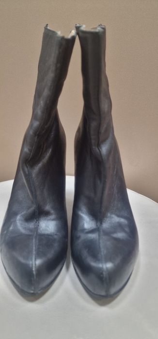 Елегантни черни ботуши от естествена кожа – №35
