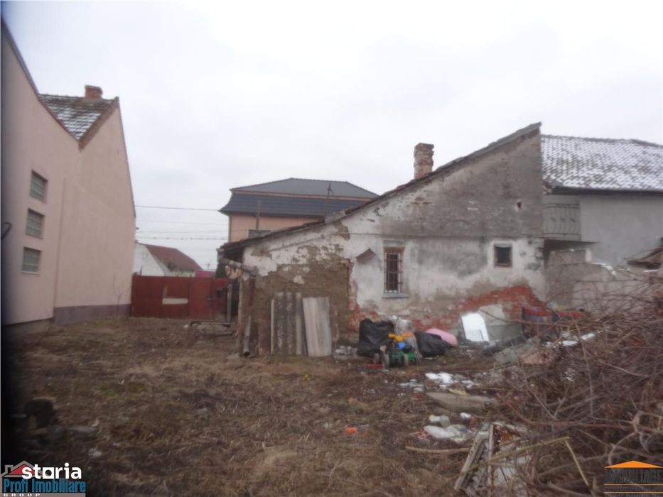 Loc de casa zona Parneava - Intim
