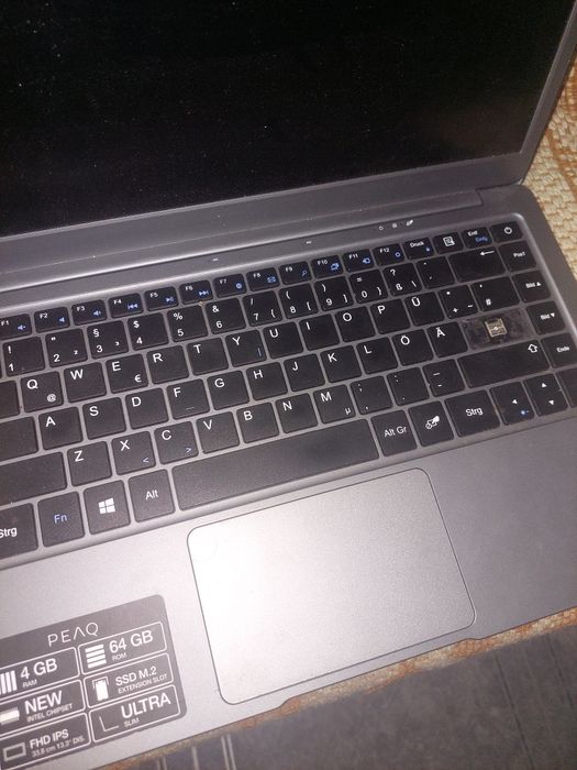 Laptop peaq in conditi bune