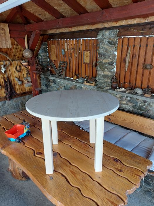 Маса от дърво(кръгла маса)