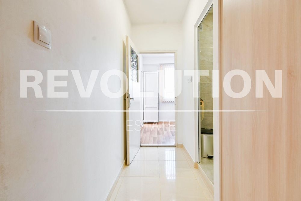 Двустаен апартамент в ж.к. Полигона.