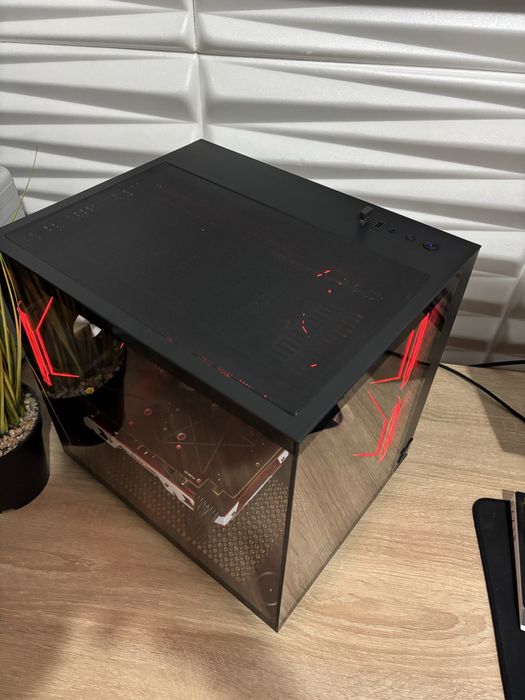 Бюджетен Геймърски компютър Intel i5 6500/RX580/12 Ram/256 ssd/500GB HDD/500W Bronze