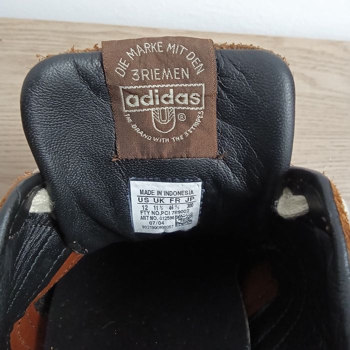 Adidas originali chile 62,an fabricatie 2004 .