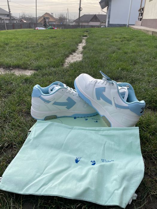 Vând Off White Out Of Office