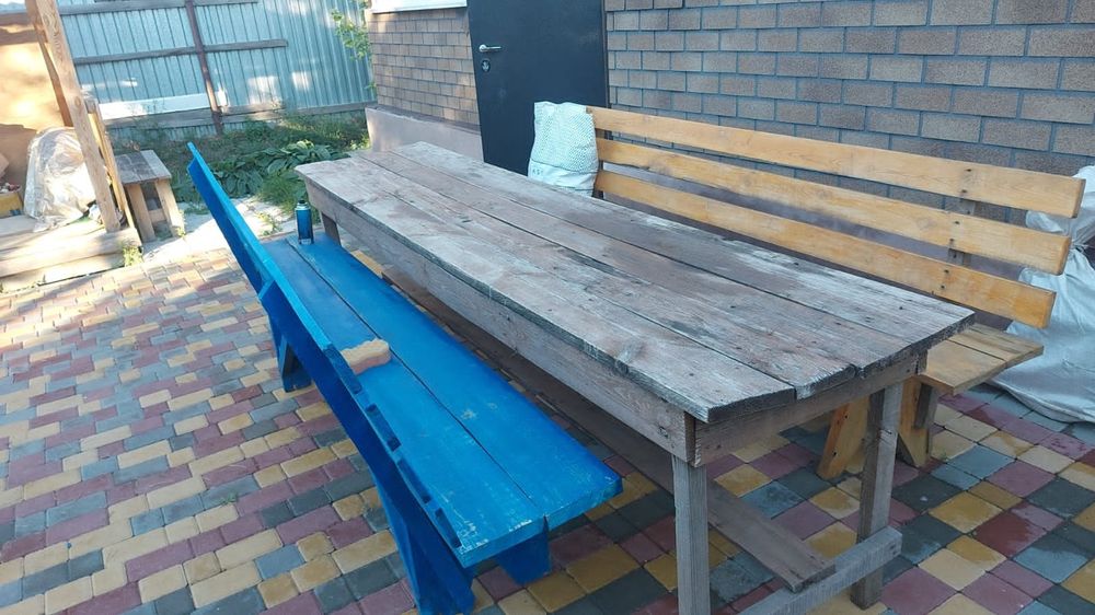 Стол скаймейки из дерева