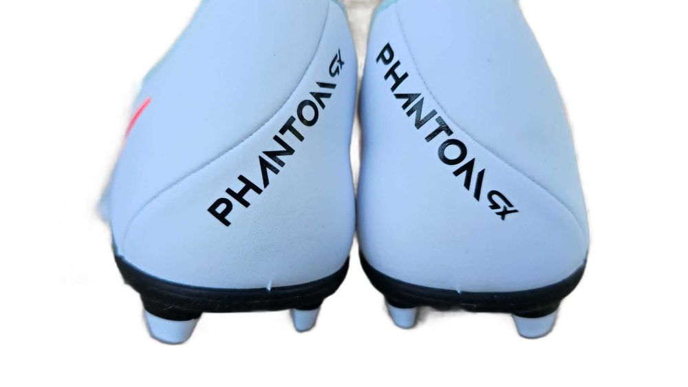 Ghete fotbal crampoane NOI Nike Phantom GX II Club FG/MG marimea 44,5