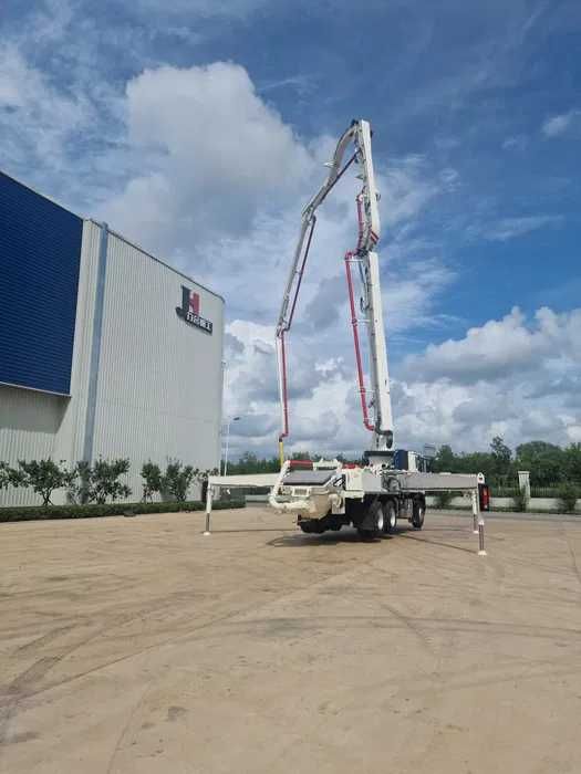 Автобетононасос Howo Jiuhe JH38