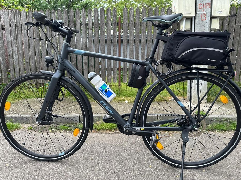 Vând bicicleta Cube