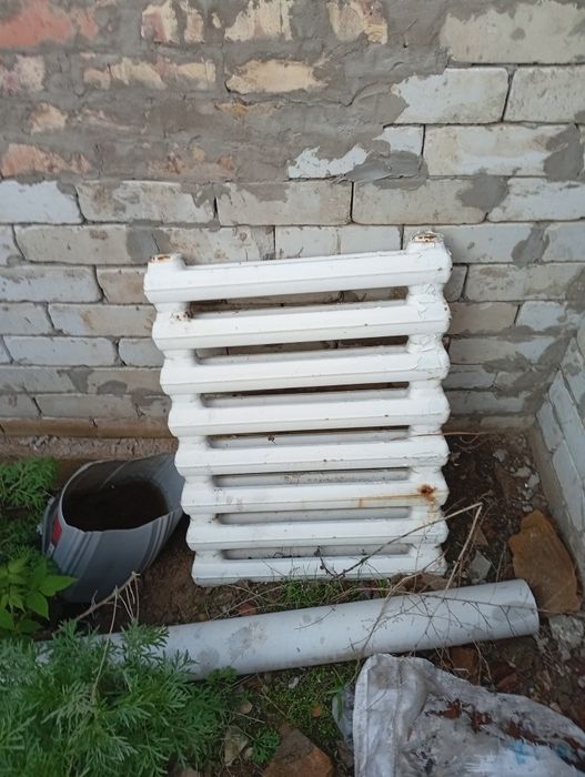 Продам чугунные батареи б у.