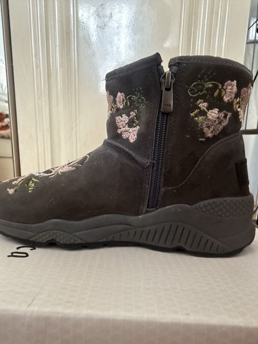 Продам зимнюю обувь