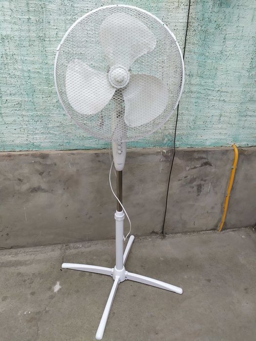 Вентилятор напольный продам.