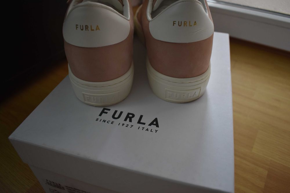 Обувки от естествена кожа Furla