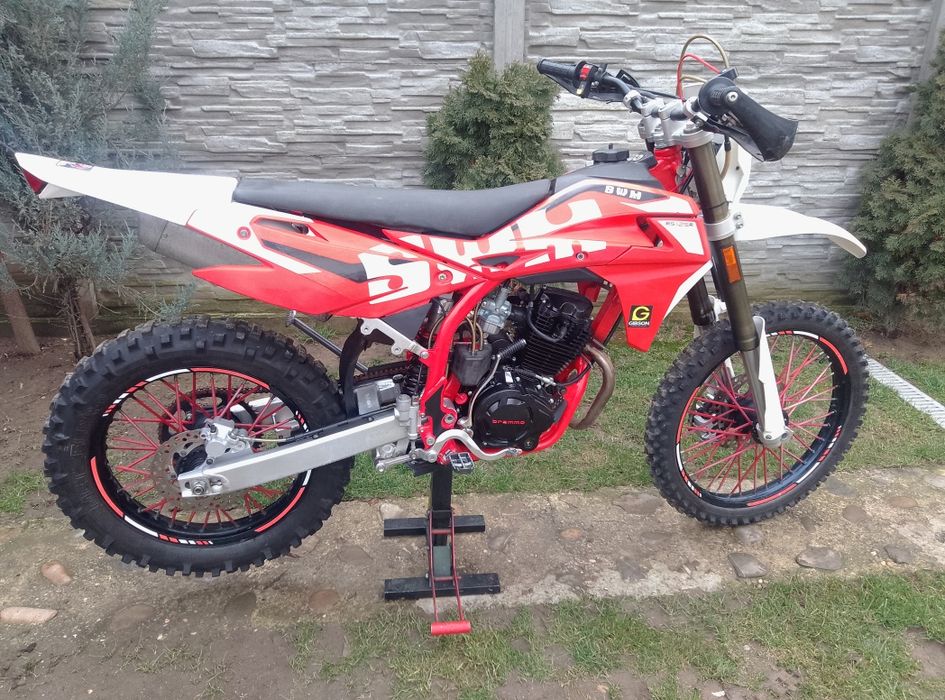 Motocross huzwarna SWM 200 4t 2017