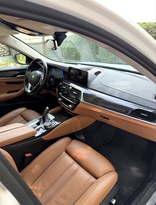 BMW G30 530D 265CP Luxury Line/ Trapa/ Faruri Full Led/ Camere 360/Distronic