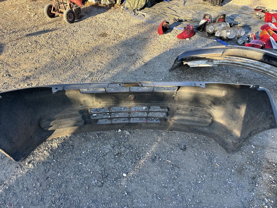 Предна броня за Рено Трафик 2002- 2007г