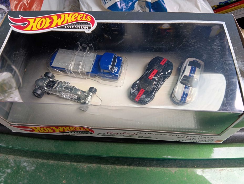 Hot wheels premium