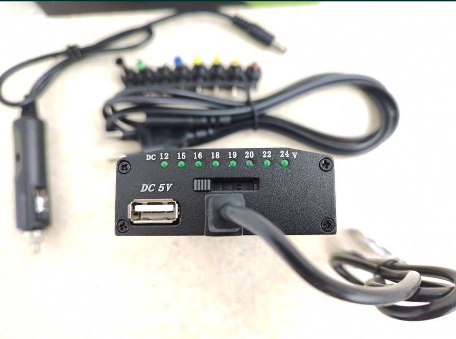 Sursa Alimentator Incarcator 220V Auto Laptop Monitor Universal 120W