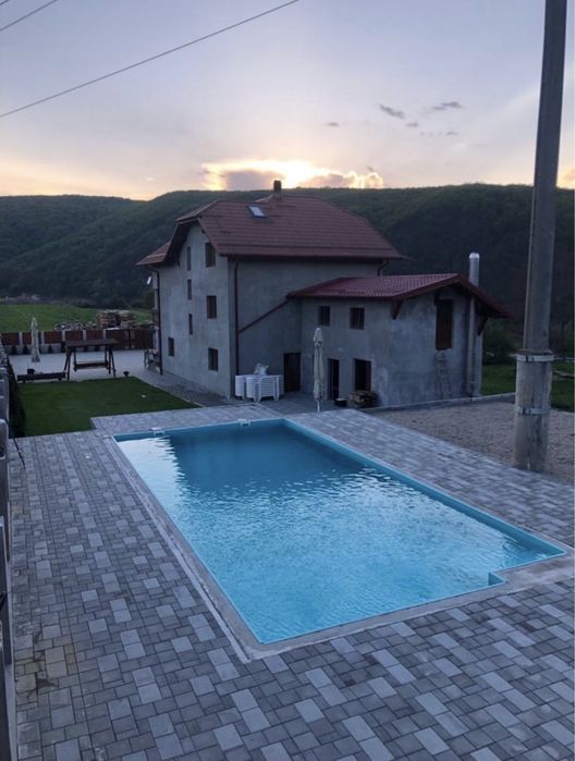 Cabana de inchiriat 30 pers ciubar si piscina incalzita