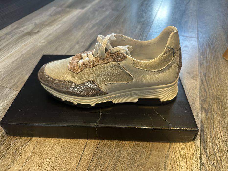 Нови маратонки Bianki