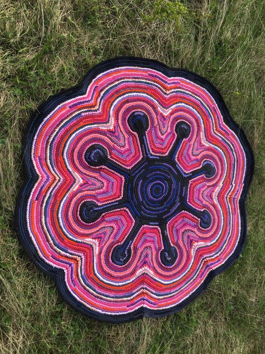 Продавам авторски килими D 170-180см